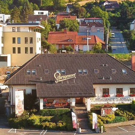 Penzion A Restaurace U Johana Zlin Exterior photo