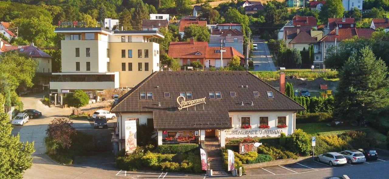 Penzion A Restaurace U Johana Zlin Exterior photo